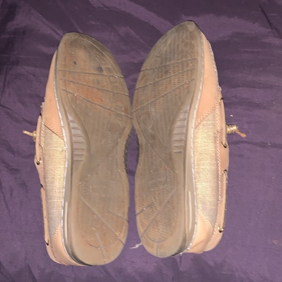 Sperry like off brand shoes. Maui island tan leather with gold accent. Like new - Picture 3 of 4